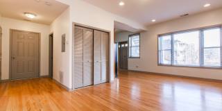 Stylish Bronzeville 2BR with Parking, Storage & Modern Finishes Gallery 7