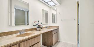 MUST BE 55+ TO RENT THIS CONDO Gallery 10