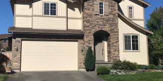 4BR, 2.5 Bath + Loft DuPont Home Gallery 1