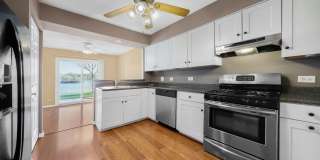 Elgin Two Bedroom with Loft and Two Car Garage Gallery 10