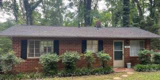 1 Bedroom/ 1 Bath Cottage off Prince Avenue! Available soon! Gallery 1