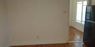 Cute duplex on large plot of land close to downtown Gallery 6