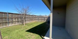3/2/2  Located between New Braunfels & Seguin / Fridge Included /  Fenced Backyard / CISD Gallery 25