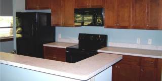 680 Oak Street Gallery 11