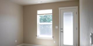 Chic artist-style lofts home with 3 bed 2.5 bath near Boise Greenbelt. Gallery 24
