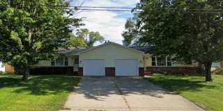 Four Bedroom Duplex in Jenison! Gallery 1