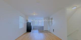Location, Location, Location! 3 Bed/2.5 bath Townhome w/Deck in near Progress Ridge Gallery 1