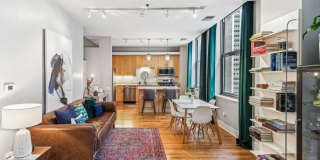 212 W Washington Street Gallery 4
