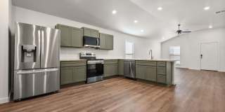 1/2 OFF ONE MONTHS RENT! Gallery 16