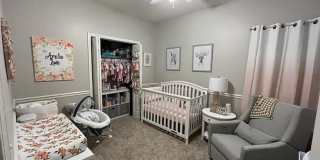 Spacious 4BR Home with Fireplace, Screened Porch & Privacy-Fenced Yard Gallery 9