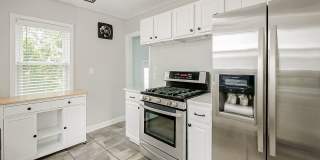 Comfort & Convenience on Olmstead Street Gallery 11