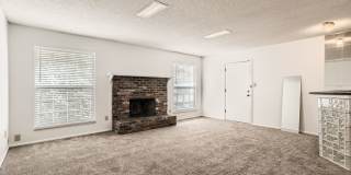 Evolve Real Estate: Stunning 2Beds/2 Baths, 1269 SQFT Condo with Two Assigned Parking Spots! Gallery 3