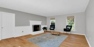 7707 LAKE GLEN Drive Gallery 18