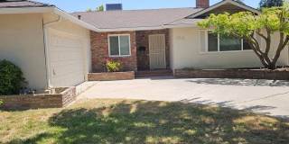 Charming 3 Bedroom Home with Sunroom Charming 3 Bedroom Home with Sunroom Gallery 1