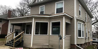 505 1/2 East Locust StreetB Gallery 1