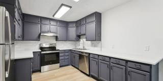 (55+) Newly Renovated 2br Condo in the Heather Gardens Community Gallery 11