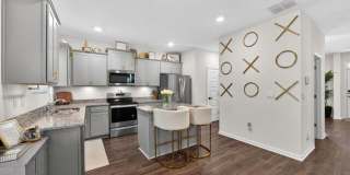 Like-New 4 bedroom 2.5 bathroom home with Custom Touches, open floor plan AND a Cul-de-sac lot! Must see! Gallery 11