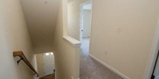 10 SKIP LN Gallery 22