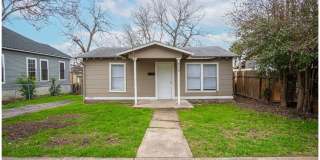 Don't Miss This Relaxing 3BR/1BA Home Near Beautiful Downtown! Don't Miss This Relaxing 3BR/1BA Home Near Beautiful Downtown! Gallery 1