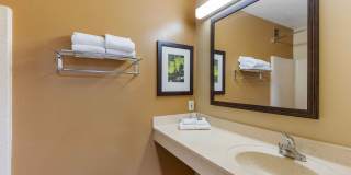 St. Louis - Westport - East Lackland Rd. Gallery 19