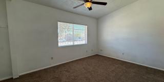 Bright & Spacious 2 Bedroom Condo with Vaulted Ceilings in Phoenix Gallery 14