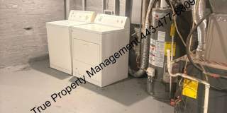 Spacious 5 Bedroom Home with Large Backyard & In-Unit Washer/Dryer Gallery 19