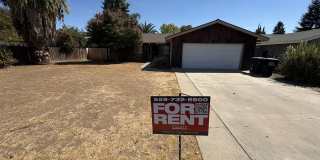 Spacious SW Visalia Home Available Now! Spacious SW Visalia Home Available Now! Gallery 1