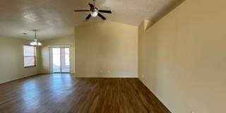 3 bed 2 bath home in Huning Ranch! Gallery 6