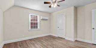 Spacious 1 Bedroom Duplex in Trinity Park, blocks from Duke! - Renovated & Pet Friendly Gallery 12