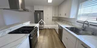 Great 4 Bd/2.5Ba Duplex with 1 Car Garage! Gallery 9