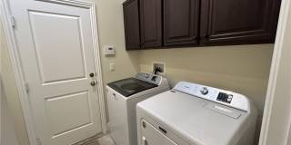 1990 Granemore Street Gallery 33