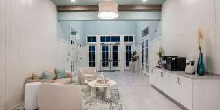 Sandbar Gallery 19