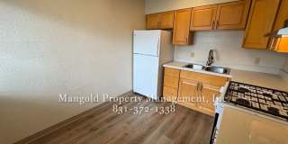 Charming Monterey Condo with Pool, Fireplace & Utilities Included Gallery 14