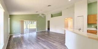 240 Center Oak Circle Gallery 14