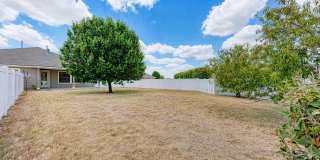 Large home in Pflugerville!  3 car garage - Highland Park Neighborhood Gallery 43