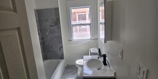 2509 Gladstone St Gallery 12