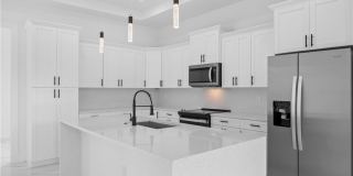 719 Fullerton Avenue S Gallery 5