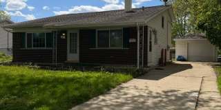 1688 Clifford St, Glendale Heights, IL 60139 – Spacious 3 Bed / 2 Bath Single-Family Home Gallery 1