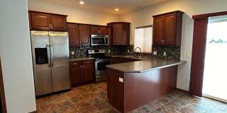 3 Bedroom House! Gallery 1