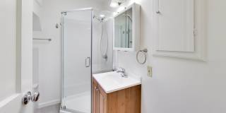 Bright Corner Home with Family Room, Yard & Laundry in Prime Sunset Location! Gallery 18