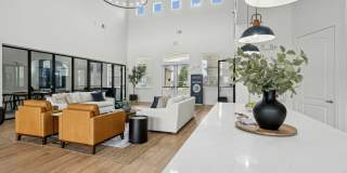 The Henry at Woodland Hills Gallery 35