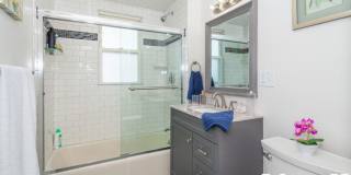 11 Stuart St. Gallery 8