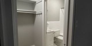 1916 R Street Gallery 8