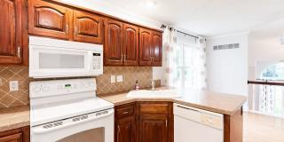 4 Bed home in Olathe- Quick access to I-35 Gallery 14