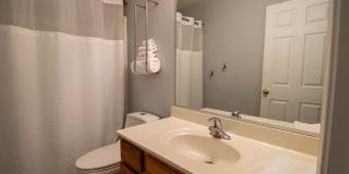 1225 Marbank Street Gallery 17