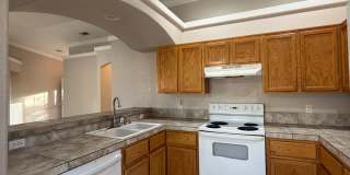 Unfurnished - Long term - Salt water Pool Gallery 6