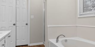 Spacious 3BR Condo in Fayetteville Gallery 16