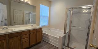 Beautiful South Reno Home in Gated Community Gallery 29