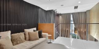 200 Biscayne Boulevard Way Gallery 21