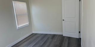 FOR RENT — COMPLETELY REMODELED Apartment Gallery 22